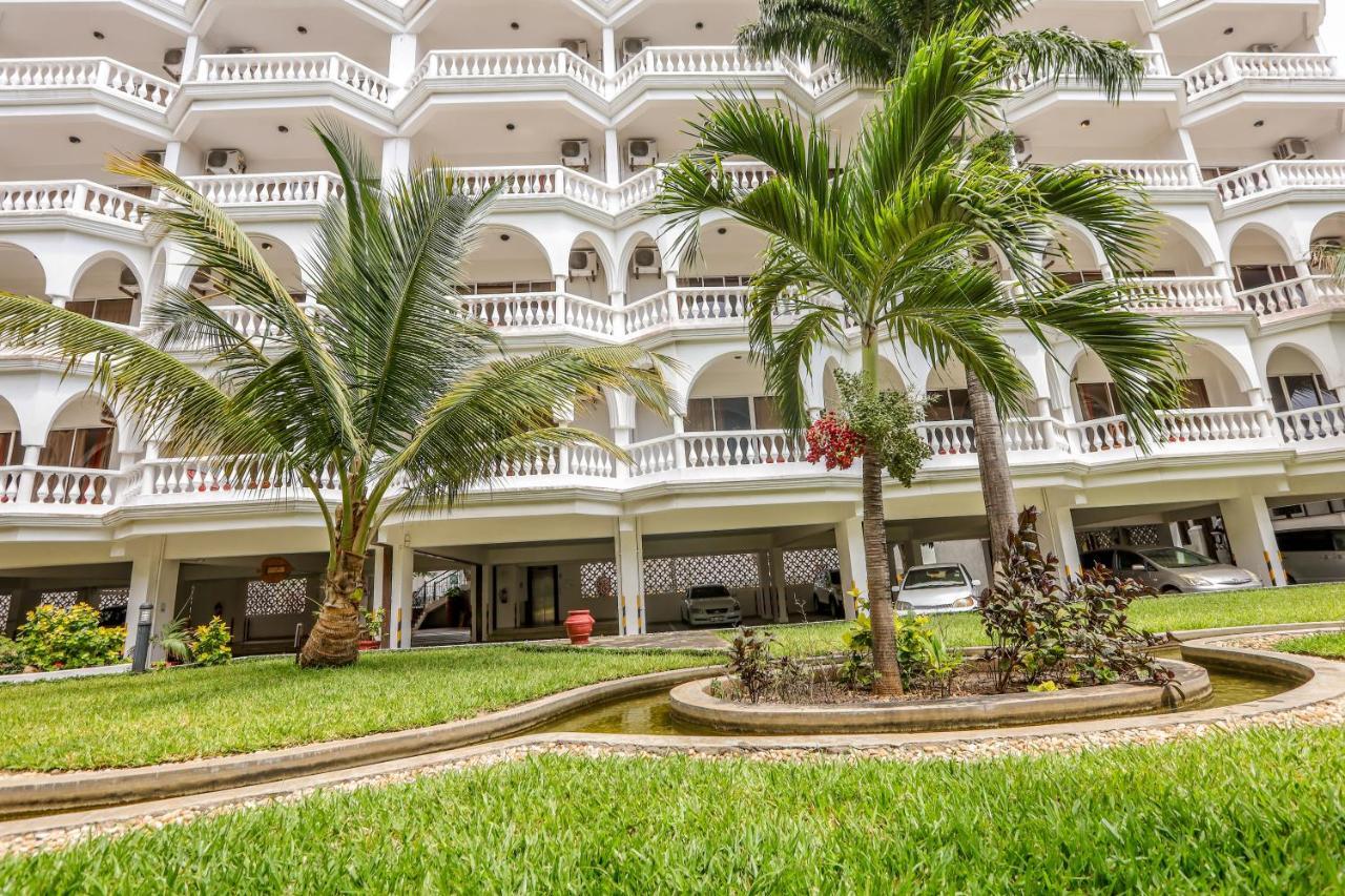 Cityblue Creekside Hotel & Suites Момбаса Екстериор снимка