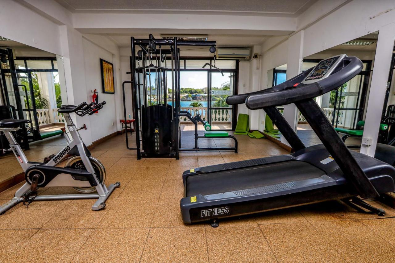 Cityblue Creekside Hotel & Suites Момбаса Екстериор снимка